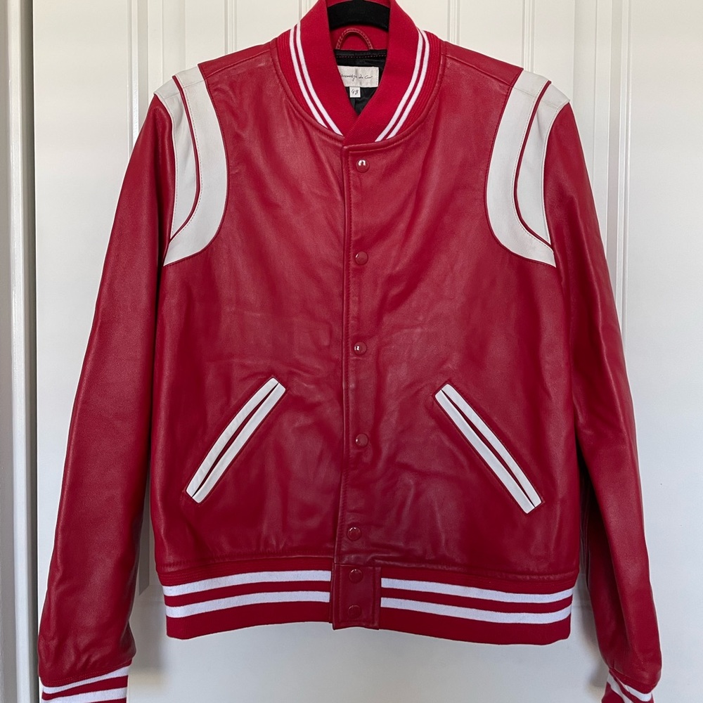 L’Assemblage Du Cuir Red leather coat
